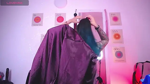 LunaAponte online show from February 27, 2026, 2:45 am