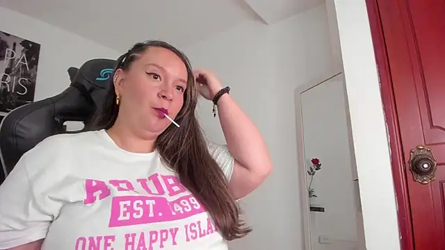 Sophiie Rouse  online show from November 26, 2025, 7:03 pm