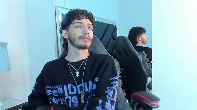 JojoBraando online show from November 28, 2025, 10:43 pm