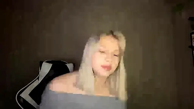 Snapshot of RosarioOler chatting on November 21, 2025, 4:11 am RosarioOler online show from November 21, 2025, 4:11 am