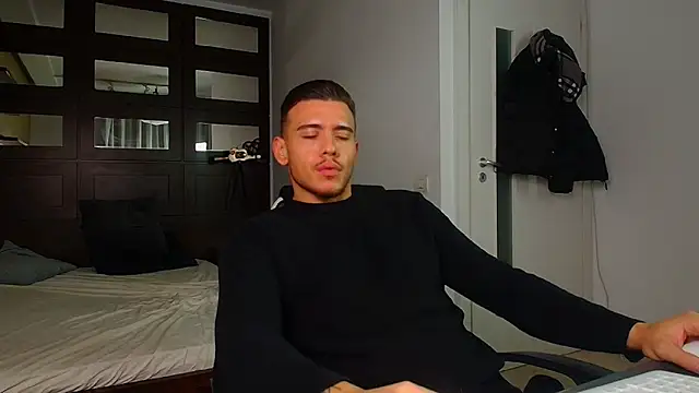 ElijahThorne online show from January 12, 2026, 5:36 am