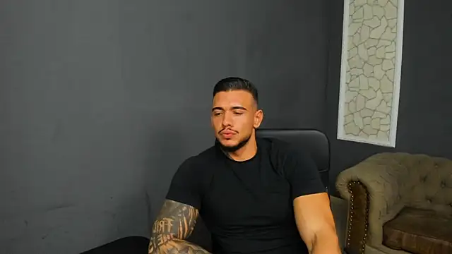 Snapshot of ElijahThorne chatting on July 15, 2026, 5:14 am ElijahThorne online show from July 15, 2026, 5:14 am