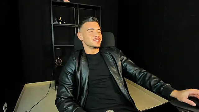 ElijahThorne online show from April 16, 2026, 6:58 am