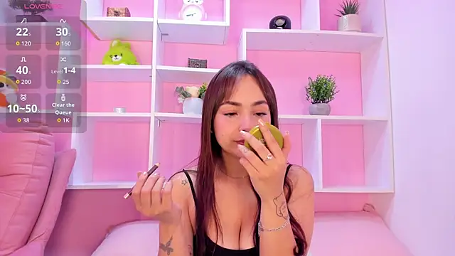 Snapshot of kittyMelvis chatting on November 25, 2025, 11:43 am kittyMelvis online show from November 25, 2025, 11:43 am