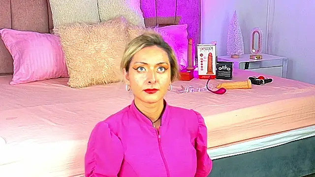 Lunitaa Diva online show from December 19, 2025, 3:03 pm