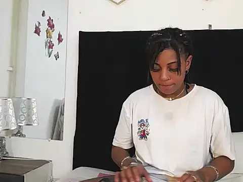 Snapshot of vcasandrap chatting on November 27, 2025, 7:36 pm vcasandrap online show from November 27, 2025, 7:36 pm