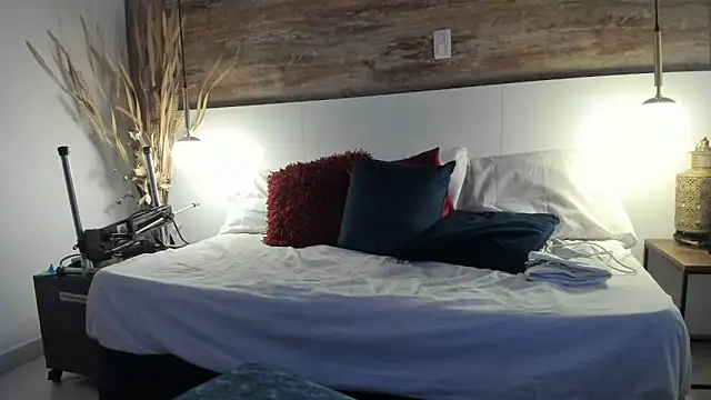 lathiffa online show from November 25, 2025, 5:52 am