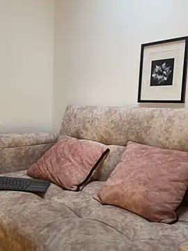 Madisonlaraa online show from December 3, 2025, 7:13 pm