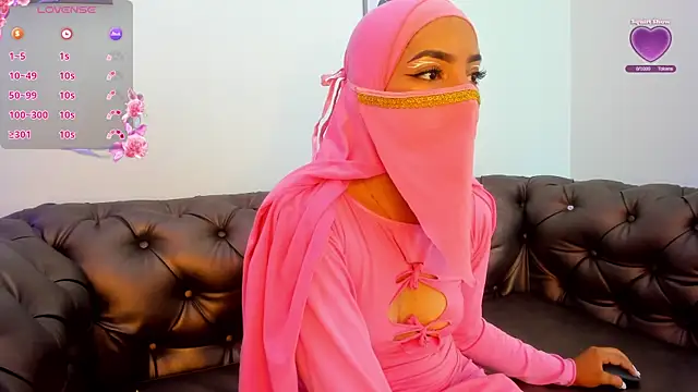 Snapshot of layla_Habid chatting on November 26, 2025, 8:20 pm layla Habid online show from November 26, 2025, 8:20 pm