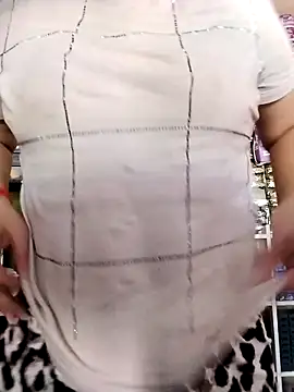 MIA-LARIOS online show from April 16, 2026, 9:39 pm