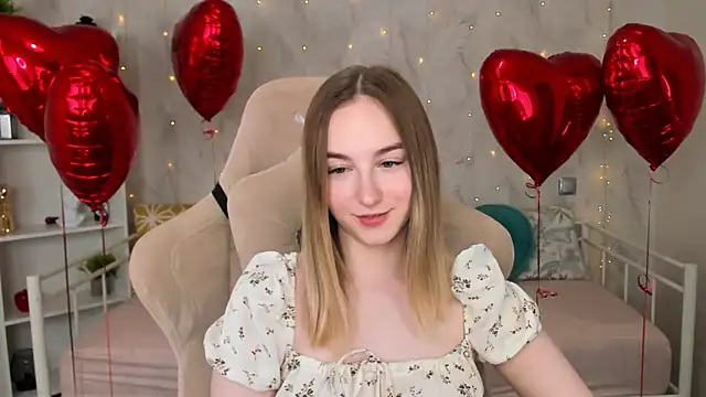 Snapshot of Shy_Polly chatting on February 7, 2026, 5:37 am Shy Polly online show from February 7, 2026, 5:37 am