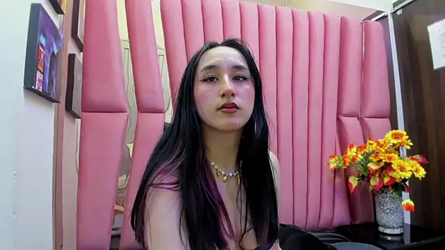 Snapshot of CharlotteStuart chatting on February 22, 2026, 5:10 am CharlotteStuart online show from February 22, 2026, 5:10 am