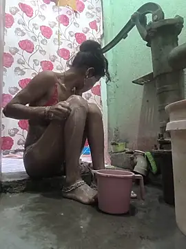 Laxmidevi000 online show from June 6, 2026, 1:33 am