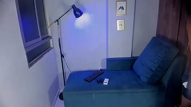 lowielblack online show from December 22, 2025, 2:22 am