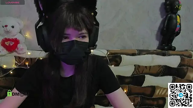 Snapshot of Ollie_Baird chatting on December 1, 2025, 5:08 am Ollie Baird online show from December 1, 2025, 5:08 am