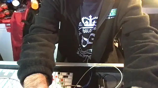 Snapshot of SinlessFreedom7 chatting on February 6, 2026, 3:57 am SinlessFreedom7 online show from February 6, 2026, 3:57 am