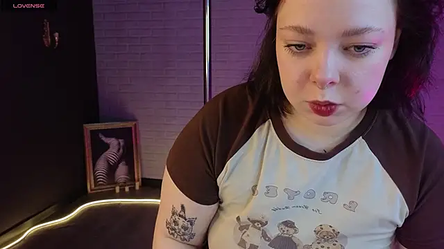 Snapshot of Vlada_vv chatting on February 25, 2026, 6:02 am Vlada vv online show from February 25, 2026, 6:02 am