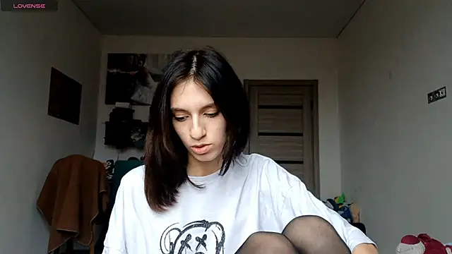 KennaElse online show from December 1, 2025, 7:53 am