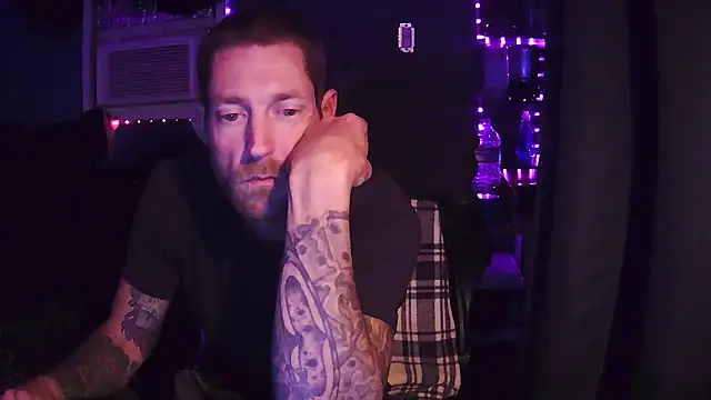 KingCole2390 online show from February 6, 2026, 5:58 am