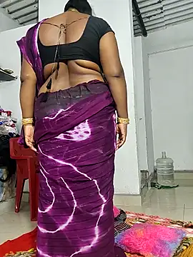 Desicouple1706 online show from April 7, 2026, 10:33 pm