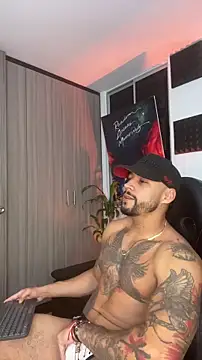 Snapshot of NikoHank chatting on December 23, 2025, 4:01 am NikoHank online show from December 23, 2025, 4:01 am