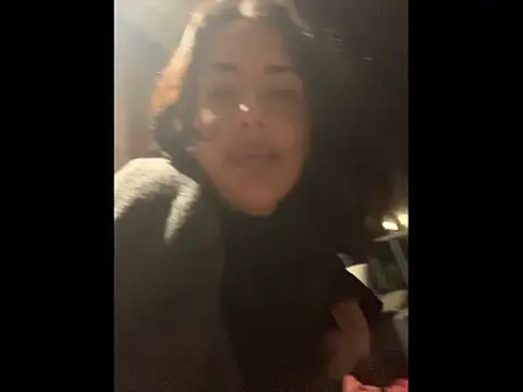     Eva     online show from November 26, 2025, 5:24 pm