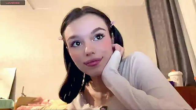 StacieGregoreski online show from December 2, 2025, 2:19 pm