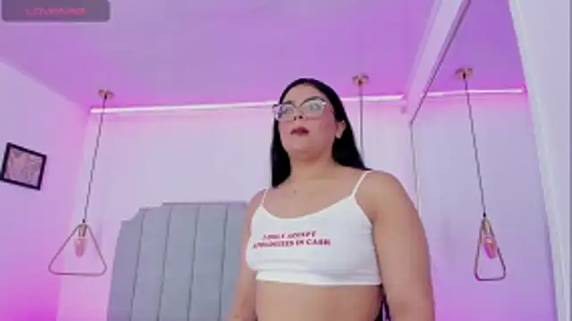 ScarlettWhitmore online show from November 30, 2025, 4:24 am