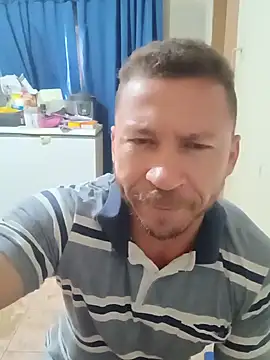 Snapshot of RobertoLuiz84 chatting on July 19, 2026, 4:48 pm RobertoLuiz84 online show from July 19, 2026, 4:48 pm
