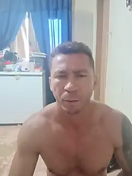 Snapshot of RobertoLuiz84 chatting on June 9, 2026, 7:59 pm RobertoLuiz84 online show from June 9, 2026, 7:59 pm