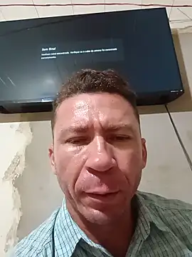 Snapshot of RobertoLuiz84 chatting on June 6, 2026, 10:59 pm RobertoLuiz84 online show from June 6, 2026, 10:59 pm