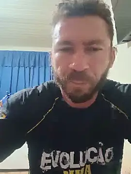 Snapshot of RobertoLuiz84 chatting on May 13, 2026, 4:41 am RobertoLuiz84 online show from May 13, 2026, 4:41 am