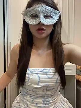 Queen-of-Love online show from April 8, 2026, 12:39 pm