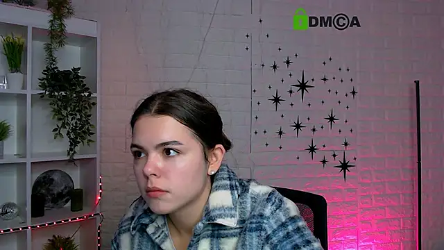 Snapshot of maddycats chatting on November 28, 2025, 1:55 pm maddycats online show from November 28, 2025, 1:55 pm