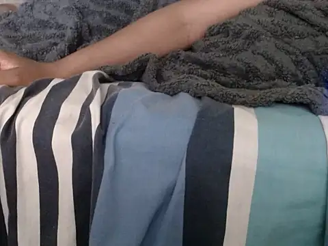 18BBCn44DDDMLF online show from December 3, 2025, 4:57 am