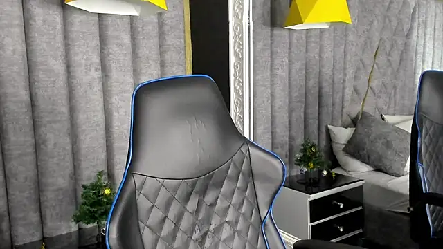 NicolaiKarav online show from December 18, 2025, 12:53 pm