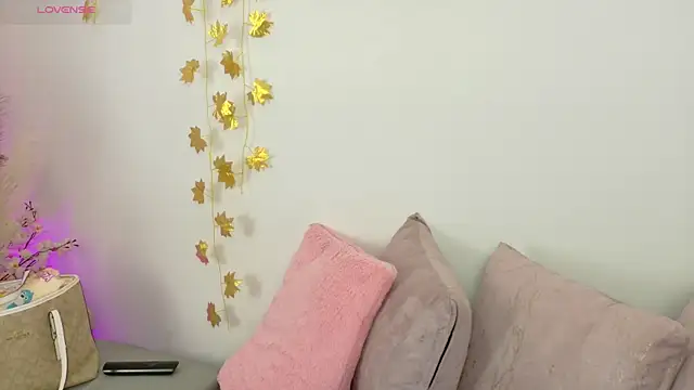 Ambar Carter online show from December 3, 2025, 3:40 am