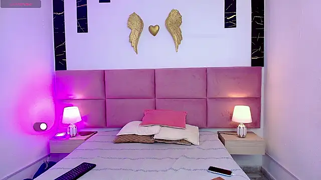 Skyee angel online show from February 24, 2026, 7:37 pm