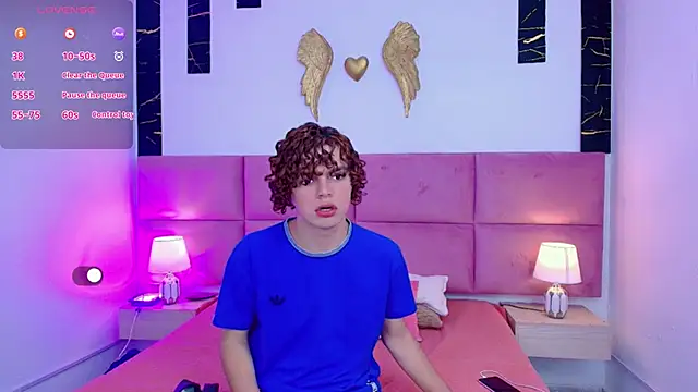 Skyee angel online show from February 18, 2026, 7:43 pm