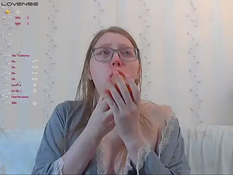 Snapshot of LustfulSarah chatting on March 12, 2025, 3:24 am LustfulSarah online show from March 12, 2025, 3:24 am