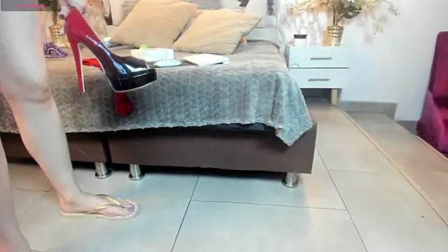 Mysterius Woman online show from December 21, 2025, 1:02 pm