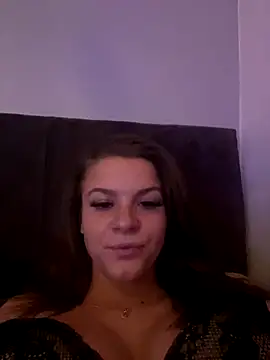 SenSophiaXX online show from December 4, 2025, 6:18 pm