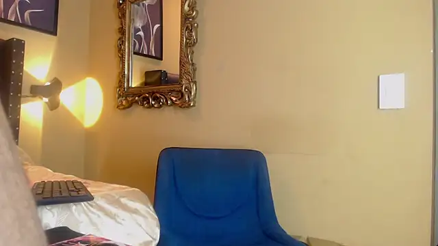 Snapshot of alejandroo_ chatting on December 1, 2025, 10:21 pm alejandroo online show from December 1, 2025, 10:21 pm