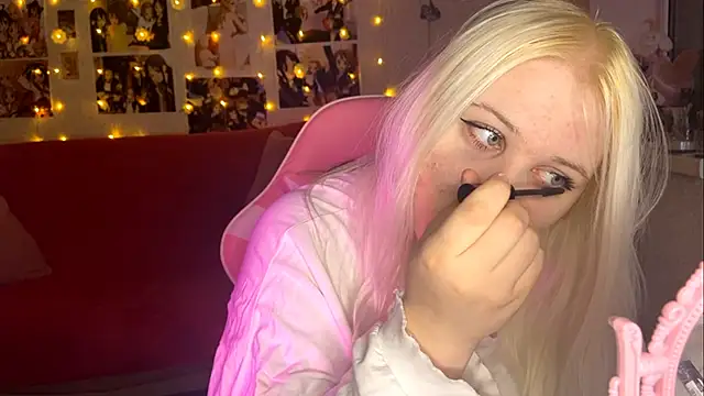 Snapshot of melissara1n chatting on December 4, 2025, 1:59 am melissara1n online show from December 4, 2025, 1:59 am