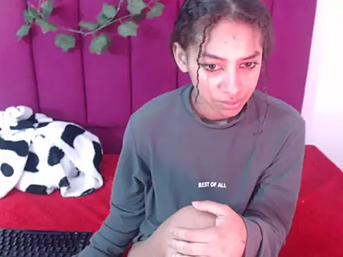 Snapshot of Tinyy_Star chatting on November 29, 2025, 2:34 am Tinyy Star online show from November 29, 2025, 2:34 am