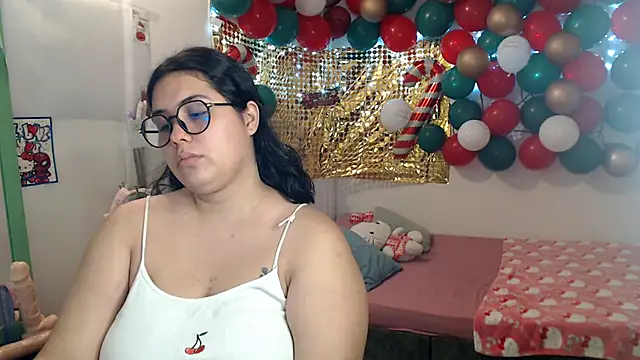 Snapshot of suckdreams19 chatting on December 18, 2025, 4:39 am suckdreams19 online show from December 18, 2025, 4:39 am