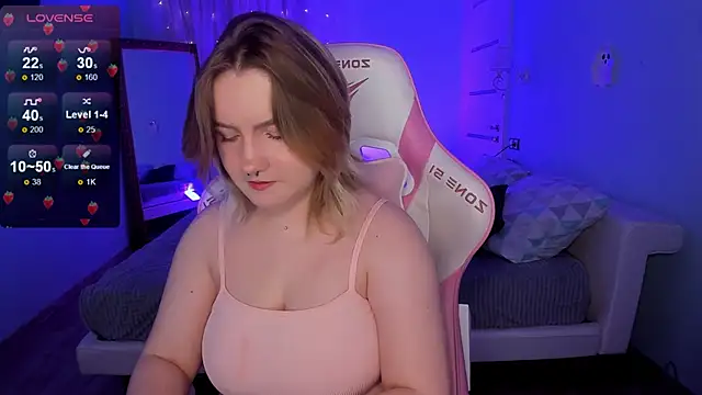 Snapshot of lovelyy_julia chatting on November 25, 2025, 8:25 am lovelyy julia online show from November 25, 2025, 8:25 am