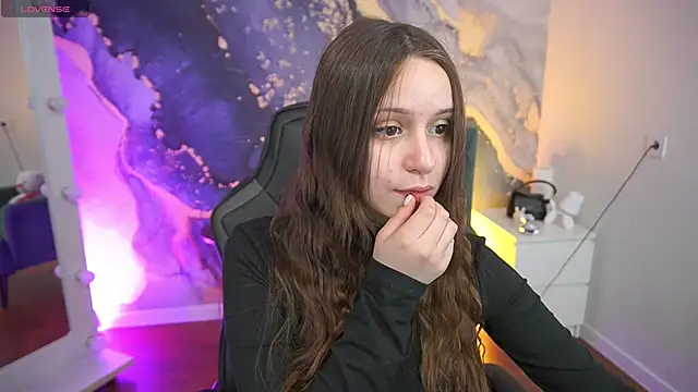 TinyNatalie online show from April 18, 2026, 2:30 pm