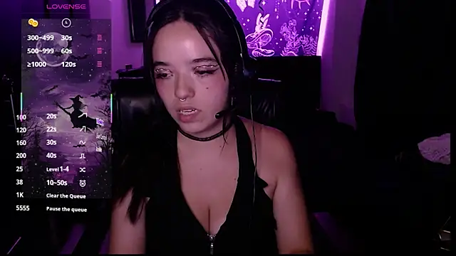 bella montenegro01 online show from December 16, 2025, 11:09 pm