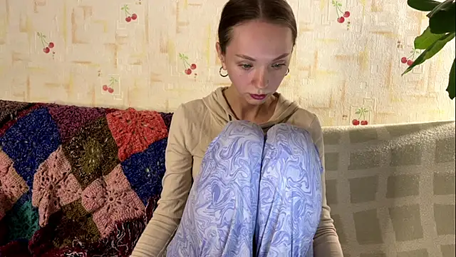 PaulaTisch online show from December 15, 2025, 4:13 pm